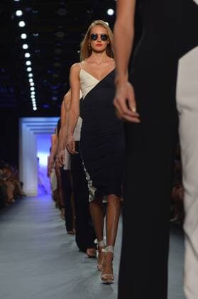 New York Fashion Week - Cushnie et Ochs Modenschau A model walks on the runway at the Cushnie Et Ochs show during New York Fashion Week: The Shows at The Dock, Skylight at Moynihan Station in New York City on September 9, 2016.  NYP20160909975 ANDREAxHANKS