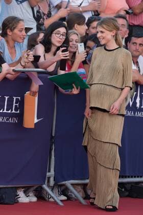 Festival du Cinema Americain in Deauville - Clemence Poesy schwanger auf dem roten Teppich 211257 Arnal-Bar Starface 2016-09-09 Deauville France Remise du prix du NOUVEL HOLLYWOOD au comédien Daniel Radcliffe & Avant-première du film IMPERIUM. 42e Festival du cinema americain de Deauville. Clemence Poesy. Poesy, Clémence  Copyright: xArnal-Barx STAR_211257_071