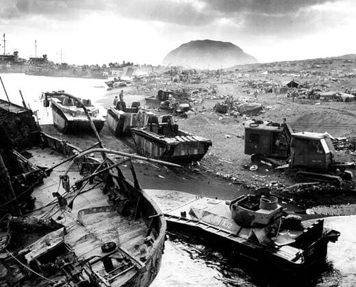 Photograph of the US Forces landing in Iwo Jima Bonin Islands, Japan. Dated 1945 WHA  !ACHTUNG AUFNAHMEDATUM GESCHÄTZT! Copyright: WHA UnitedArchivesWHA_069_0414