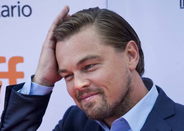 Bilder des Tages Toronto International Film Festival - Before the Flood Filmpremiere (160909) -- TORONTO, Sept. 9, 2016 -- Actor Leonardo DiCaprio poses for photos before the world premiere of the documentary film Before the Flood during the 41st Toronto International Film Festival in Toronto, Canada, Sept. 9, 2016. ) CANADA-TORONTO-TIFF-LEONARDO DICAPRIO ZouxZheng 