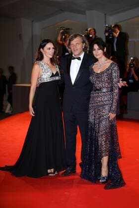 Filmfestspiele Venedig - On The Milky Road Premiere (160909) -- VENICE, Sept. 9, 2016 -- Director Emir Kusturica(C), actress Monica Bellucci(R) and Sloboda Micalovic arrive for the premiere of the movie Na Mlijecnom Putu (On The Milky Road) at the 73rd Venice Film Festival in Venice, Italy, on Sept. 9, 2016. ) ITALY-VENICE-FILM FESTIVAL-ON THE MILKY ROAD JinxYu 