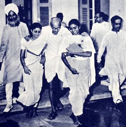 IMAGO ICONS: Mahatma Gandhi Photograph of an emaciated Mahatma Gandhi (1869-1948) the preeminent leader of the Indian independence movement in British-ruled India. Dated 20th Century WHA  !ACHTUNG AUFNAHMEDATUM GESCHÄTZT! Copyright: WHA UnitedArchivesWHA_085_0487