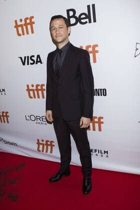 Toronto International Film Festival - Snowden Filmpremiere (160910) -- TORONTO, Sept. 9, 2016 -- Actor Joseph Gordon-Levitt poses for photos before the world premiere of the film Snowden at Roy Thomson Hall during the 41st Toronto International Film Festival in Toronto, Canada, Sept. 9, 2016. ) (yy) CANADA-TORONTO-TIFF-SNOWDEN-PREMIERE ZouxZheng 