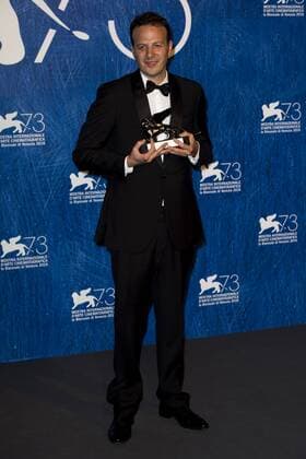 Filmfestspiele Venedig - Die Preisträger IPP DanieleCifal 10 09 2016 73. Mostra Internazionale d Arte Cinematografica Festival del Cinema di Venezia Filmfestival - Leone d Argento miglior regia Amat Escalante  0