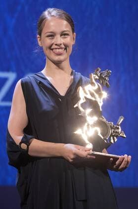 Themen der Woche Bilder des Tages Paula Beer wins Marcello Mastroianni Award best young Actress for the movie Frantz at the award ceremony at the 73rd Venice International Film Festival on September 10, 2016 Foto:xDaziramx xFuturexImage
