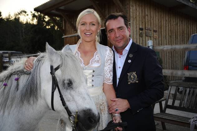 Andrea Mühlbauer mit Freund Falk Raudies Tabaluga Golf Cup Charitygolf Abendgala Stall Greinwaldhof Tutzing 10. September 2016