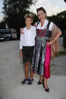 Aglaia Szyszkowitz mit Sohn Samuel Tabaluga Golf Cup Charitygolf Abendgala Stall Greinwaldhof Tutzing 10. September 2016