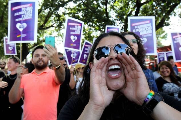 Demonstrators march to defend the secular State and against homophobia in Guadalajara, Mexico, 11 September 2016. The march responds to last week s demonstrations against the homosexual marriage. HUNDREDS PROTEST IN MEXICO FOR THE SECULAR STATE AND AGAINST HOMOPHOBIA !ACHTUNG: NUR REDAKTIONELLE NUTZUNG!  MEX001 20160912-636092454555890975