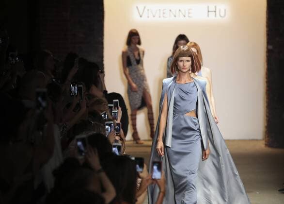 NEW YORK, Sept. 11, 2016 -- Models present creations of Vivienne Hu during the New York Fashion Week in New York City, the United States, Sept. 11, 2016. ) (lrz) U.S.-NEW YORK-FASHION-VIVIENNE HU WangxYing 