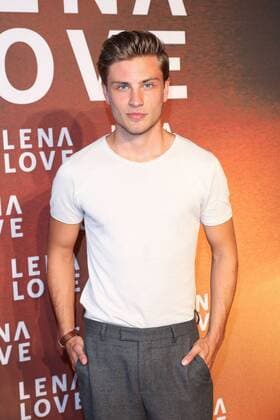 Jannik Schuemann, Deutschlandpremiere von Lena Love im Mathaeser Filmpalast in Muenchen am 12.09.2016