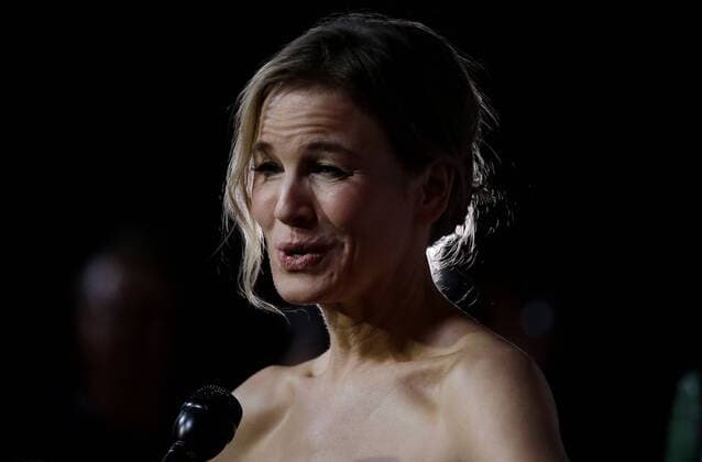 Renee Zellweger arrives on the red carpet at the Bridget Jones Baby New York Premiere at Paris Theater on September 12, 2016 in New York City.  NYP20160912121 JOHNxANGELILLO