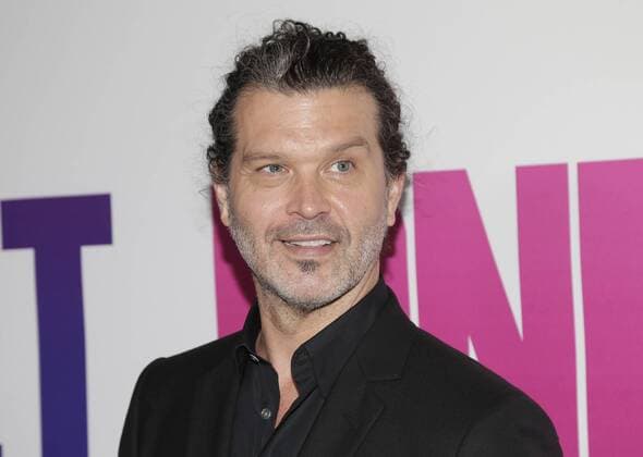 Doyle Bramhall arrives on the red carpet at the Bridget Jones Baby New York Premiere at Paris Theater on September 12, 2016 in New York City.  NYP20160912112 JOHNxANGELILLO