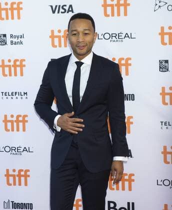 TORONTO, Sept. 12, 2016 -- Actor John Legend poses for photos before the Canadian premiere of the film La La Land at the Princess of Wales Theater during the 41st Toronto International Film Festival in Toronto, Canada, Sept. 12, 2016. ) (zjy) CANADA-TORONTO-FILM FESTIVAL- LA LA LAND ZouxZheng 