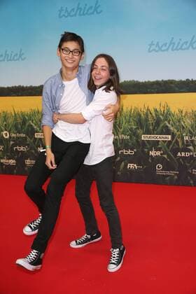 Anand Batbileg und Tristan Göbel, die beiden Hauptdarsteller bei der Premiere vom Kinofilm Tschick am 12.09.2016 in Berlin Tschick Kino Premiere in Berlin, 2016 