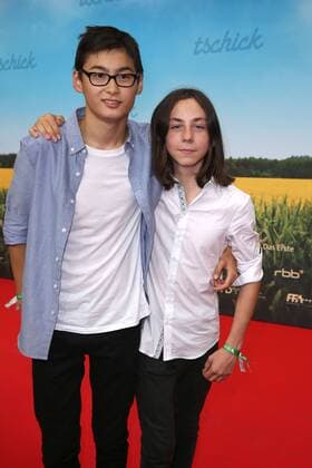 Anand Batbileg und Tristan Göbel, die beiden Hauptdarsteller bei der Premiere vom Kinofilm Tschick am 12.09.2016 in Berlin Tschick Kino Premiere in Berlin, 2016 