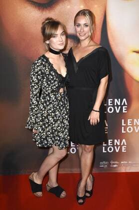 Kyra Sophia Kahre und Sina Tkotsch bei der Premiere des Kinofilms LenaLove im Mathäser Filmpalast. München, 12.09.2016 Foto:xP.xSchönbergerx xFuturexImage