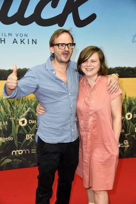 Milan Peschel mit Ehefrau Magdalene bei der Filmpremiere Tschick im Kino International. Berlin, 12.09.2016 Foto:xFredericx xFuturexImage