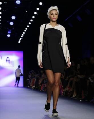 A model walks on the runway at the Comme Tu Es fashion show during New York Fashion Week: The Shows at The Dock, Skylight at Moynihan Station in New York City on September 13, 2016.  NYP20160913506 JOHNxANGELILLO