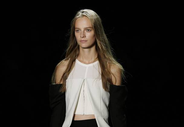 Models walk on the runway Vera Wang Collection fashion show at New York Fashion Week: The Shows at The Arc, Skylight at Moynihan Station in New York City on September 13, 2016.  NYP20160913530 JOHNxANGELILLO
