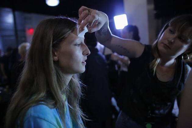 Models get ready to present creations by the US designer Narciso Rodriguez during the New York Fashion Week in New York, USA, on 13 September 2016. New York Fashion Week !ACHTUNG: NUR REDAKTIONELLE NUTZUNG!  NY01 20160914-636094260786052865