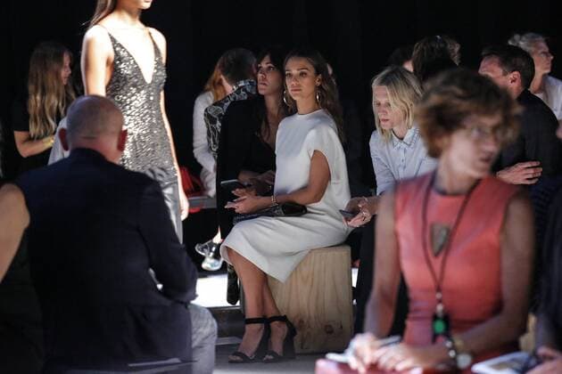 US actress Jessica Alba (c) attends to the fashion show by the US designer Narciso Rodriguez during the New York Fashion Week in New York, USA, on 13 September 2016. New York Fashion Week !ACHTUNG: NUR REDAKTIONELLE NUTZUNG!  NY01 20160914-636094262051976635