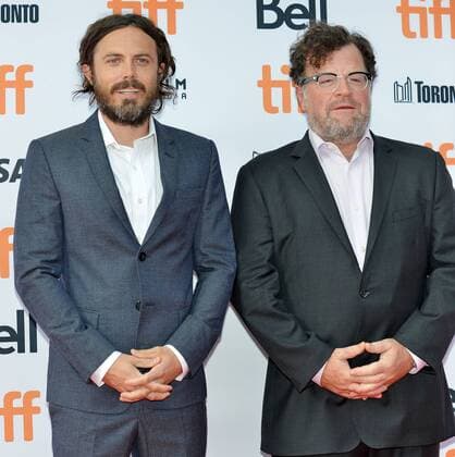 Casey Affleck (L) and director Kenneth Lonergan arrive at the Toronto International Film Festival premiere of Manchester By The Sea at the Princess of Wales Theatre in Toronto, Canada on September 13, 2016.  TOR2016091303 CHRISTINExCHEW