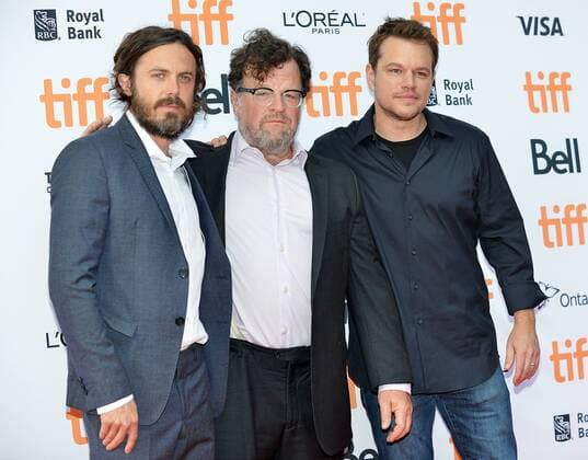 (L-R) Casey Affleck, director Kenneth Lonergan and Matt Damon arrive at the Toronto International Film Festival premiere of Manchester By The Sea at the Princess of Wales Theatre in Toronto, Canada on September 13, 2016.  TOR2016091309 CHRISTINExCHEW