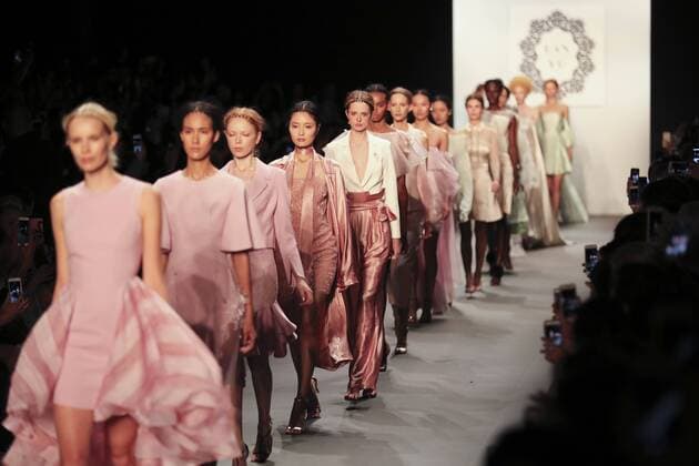 (160914) -- NEW YORK, Sept. 13, 2016 -- Models present creations of LANYU Spring Summer 2017 collection during the New York Fashion Week in New York, the United States, Sept. 13, 2016. ) (lrz) U.S.-NEW YORK-FASHION-LANYU WangxYing 