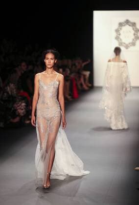 (160914) -- NEW YORK, Sept. 13, 2016 -- Models present creations of LANYU Spring Summer 2017 collection during the New York Fashion Week in New York, the United States, Sept. 13, 2016. ) (lrz) U.S.-NEW YORK-FASHION-LANYU WangxYing 