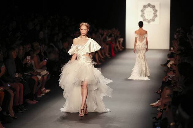 (160914) -- NEW YORK, Sept. 13, 2016 -- Models present creations of LANYU Spring Summer 2017 collection during the New York Fashion Week in New York, the United States, Sept. 13, 2016. ) (lrz) U.S.-NEW YORK-FASHION-LANYU WangxYing 