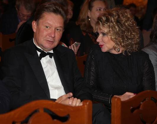 MOSCOW, RUSSIA - SEPTEMBER 13, 2016: Chairman of the board of directors at Gazprom, Alexei Miller (L)with wife Irina at Moscow s Bolshoi Theatre where a production of Giuseppe Verdi s opera Simon Boccanegra is to be presented by the Teatro alla Scala (Milan s grand opera house) as part of the 2016 Chereshnevy Les Open Art Festival. Artyom Korotayev TASS  TS03113F