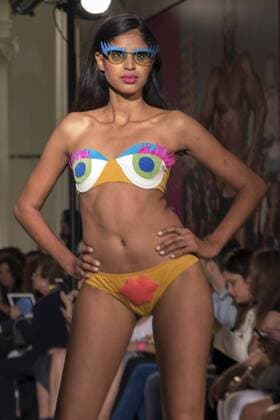 A model presents a creation by Spanish designer Aghata Ruiz de la Prada during the New York Fashion Week, in New York, United States, 13 September 2016. Aghata Ruiz de la Prada fashion show !ACHTUNG: NUR REDAKTIONELLE NUTZUNG!  GRA008 20160914-636094547469338201