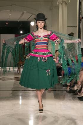 Bilder des Tages A model presents a creation by Bolivian designer Eliana Paco during the New York Fashion Week, in New York, United States, 13 September 2016. Eliana Paco fashion show !ACHTUNG: NUR REDAKTIONELLE NUTZUNG!  GRA008 20160914-636094550174499519