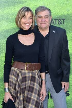 Wendie Malick und Dan Lauria bei der Premiere der FOX TV-Serie Pitch auf dem West LA Little League Field. Los Angeles, 13.09.2016 Foto:xD.xStarbuckx xFuturexImage