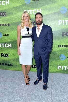 Mark-Paul Gosselaar mit Gattin Catriona McGinn bei der Premiere der FOX TV-Serie Pitch auf dem West LA Little League Field. Los Angeles, 13.09.2016 Foto:xD.xStarbuckx xFuturexImage