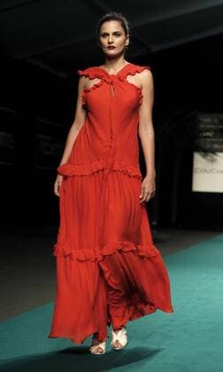 A model takes the catwalk with a creation of the summer spring 2017 collection of the label Couchel during the TRESemme Mfshow Woman held at the Museo del Traje (costume museum) in Madrid, Spain, on 14 September 2016. Couchel fashion show at TRESemmE Mfshow Woman !ACHTUNG: NUR REDAKTIONELLE NUTZUNG!  20160914-636094819253996097