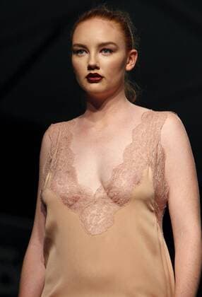 A model takes the catwalk with a creation of the summer spring 2017 collection of the label Couchel during the TRESemme Mfshow Woman held at the Museo del Traje (costume museum) in Madrid, Spain, on 14 September 2016. Couchel fashion show at TRESemmE Mfshow Woman !ACHTUNG: NUR REDAKTIONELLE NUTZUNG!  20160914-636094819268191915