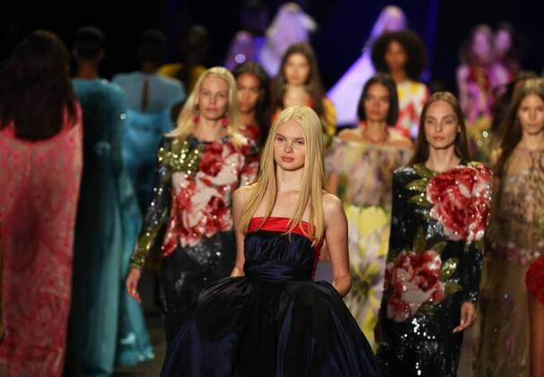 (160914) -- NEW YORK, Sept. 14, 2016 -- Models display creations of NAEEM KHAN 2017 Spring Summer collection during the New York Fashion Week in New York, the United States, on Sept. 14, 2016. ) U.S.-NEW YORK-FASHION-NAEEM KHAN QinxLang 
