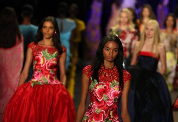 (160914) -- NEW YORK, Sept. 14, 2016 -- Models display creations of NAEEM KHAN 2017 Spring Summer collection during the New York Fashion Week in New York, the United States, on Sept. 14, 2016. ) U.S.-NEW YORK-FASHION-NAEEM KHAN QinxLang 