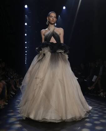 A model walks on the runway at the Marchesa Spring Summer fashion show during New York Fashion Week at The Dock, Skylight at Moynihan Station on September 14, 2016 in New York City.  NYP20160914139 JOHNxANGELILLO
