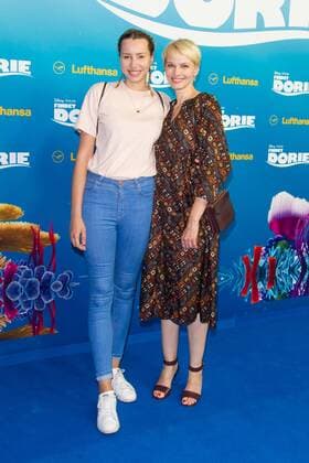 Susann Atwell mit Tochter Emma - Deutschlandpremiere von FINDET DORIE im Zoo Palast in Berlin am 15.09.2016. Deutschlandpremiere FINDET DORIE