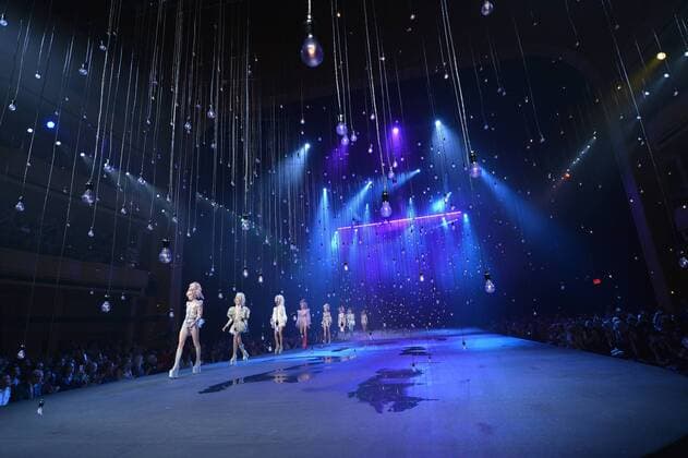 New York Fashion Week - Marc Jacobs Modenschau Models walk on the runway at the Marc Jacobs show during New York Fashion Week: at The Hammerstein Ballroom in New York City on September 15, 2016.  NYP201609150217 ANDREAxHANKS
