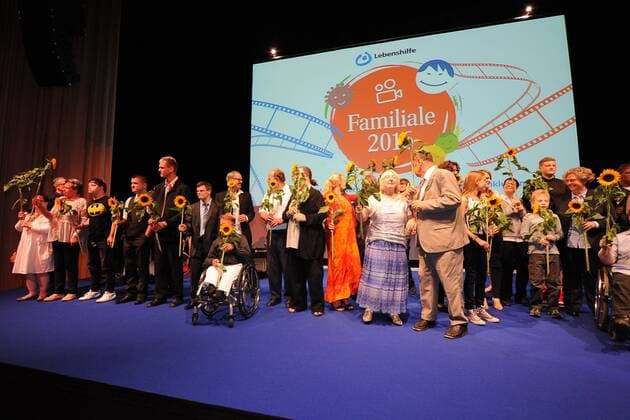 Gala der Familiale 2016 Gewinner und Filmteams Preisverleihung der 1.ten Familiale 2016, Abschlussgala des Filmwettbewerbes der Lebenshilfe unter dem Motto; Drehen sie ihr eigenes Ding; im Kosmos in Berlin am 15.09.2016
