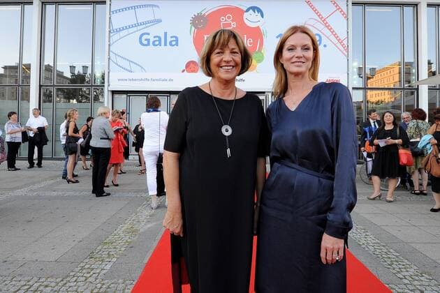 Gala der Familiale 2016 Ulla Schmidt, Esther Schweins, Schirmherrin der Lebenshilfe Preisverleihung der 1.ten Familiale 2016, Abschlussgala des Filmwettbewerbes der Lebenshilfe unter dem Motto; Drehen sie ihr eigenes Ding; im Kosmos in Berlin am 15.09.2016