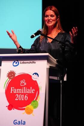 Gala der Familiale 2016 Esther Schweins, Schirmherrin der Lebenshilfe Preisverleihung der 1.ten Familiale 2016, Abschlussgala des Filmwettbewerbes der Lebenshilfe unter dem Motto; Drehen sie ihr eigenes Ding; im Kosmos in Berlin am 15.09.2016