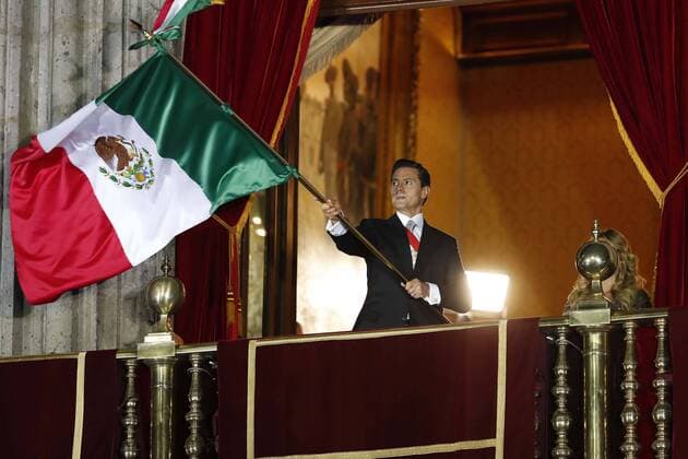 September 15, 2016 - Mexico - EUM20160915ACT44.JPG.CIUDAD DE MEXICO.- Commemorations Celebraciones-Independencia.- Desde el Balcon Central de Palacio Nacional, el presidente Enrique Pena Nieto, acompanado de su esposa Angelica Rivera de Pena, dio el tradicional Grito para conmemorar el 206 aniversario del Inicio de la Independencia nacional la noche de este jueves 15 de septiembre de 2016.  - ZUMAu78_