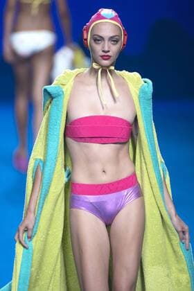 Madrid Fashion Week - Agatha Ruiz de la Prada show Model bei der Agatha Ruiz de la Prada Fashion Show auf der Mercedes-Benz Fashion Week Madrid Spring Summer 2017. Madrid, 16.09.2016 Agatha Ruiz de la Prada Model  Foto:xDyDxFotografosx xFuturexImage