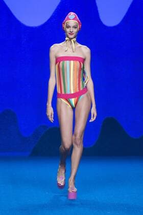 Madrid Fashion Week - Agatha Ruiz de la Prada show Model bei der Agatha Ruiz de la Prada Fashion Show auf der Mercedes-Benz Fashion Week Madrid Spring Summer 2017. Madrid, 16.09.2016 Agatha Ruiz de la Prada Model  Foto:xDyDxFotografosx xFuturexImage