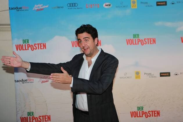 Berlin: Cinema Premiere Der Vollposten Cinema Premiere Der Vollposten in the Delphi Filmpalast in Berlin Kantstrasse. Release date is September 22, 2016. The photo shows the actor Bastian Pastewka  SimonexKuhlmey
