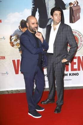Checco Zalone und Bastian Pastewka bei der Premiere des Kinofilms Der Vollposten Quo vado? im Delphi Filmpalast. Berlin, 16.09.2016 Foto:xS.xGabschx xFuturexImage